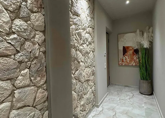 Maison De Luxx A12 Luxury Larissa