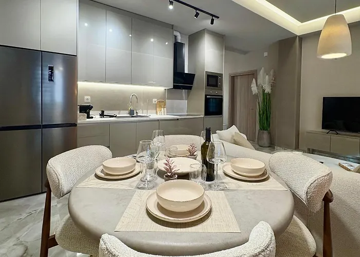 Maison De Luxx A12 Luxury Apartment